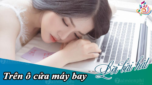 loi bai hat tren o cua may bay phung khanh linh