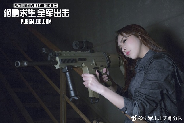 nu hot girl dien chuan than thai chien binh pubg mobile trong bo cosplay moi